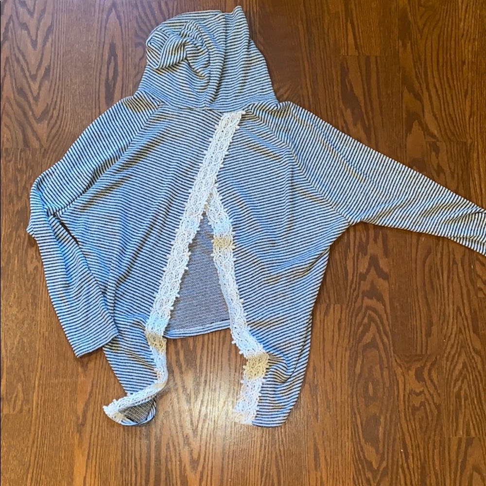 Sweater - Picture 2 of 2